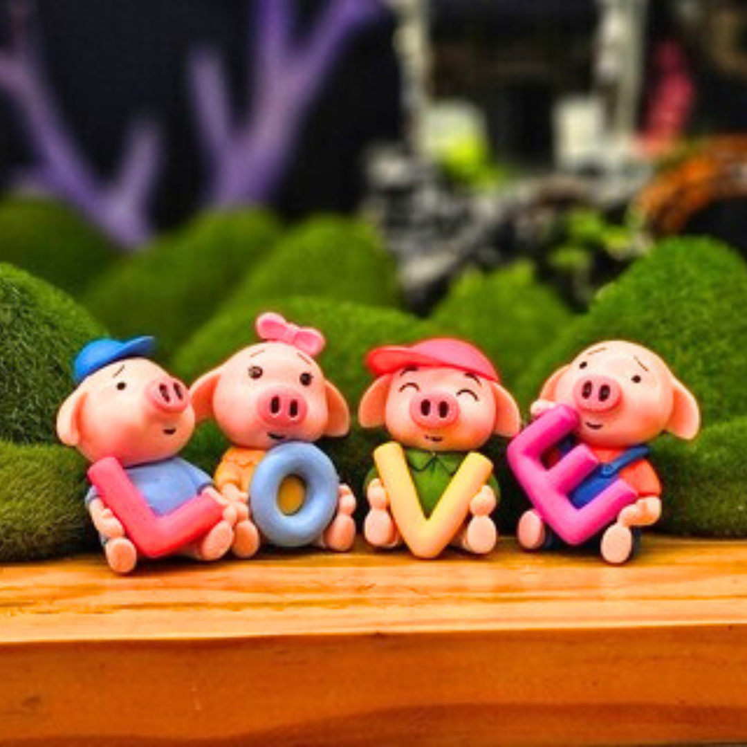 Decor Toy | 1*1*2 Inches | Love Pig Set 💕